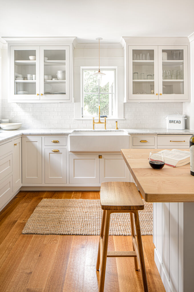 How to Create a Breathtaking Bathroom and Kitchen Vignette