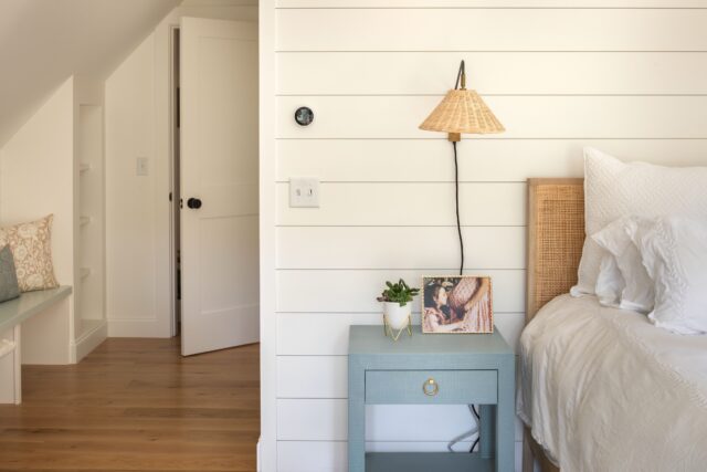 Ever wonder what actually goes on behind the walls of your home? We break down insulation, R-values, and why they matter more than you think over on the blog at Amy Dutton Home. 

📷 @rachelsiebenphoto